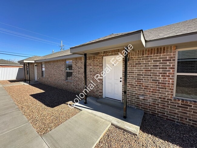 Building Photo - 2518 E 14th St Unit B Rental