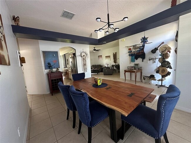 Photo - 3458 Chessington St