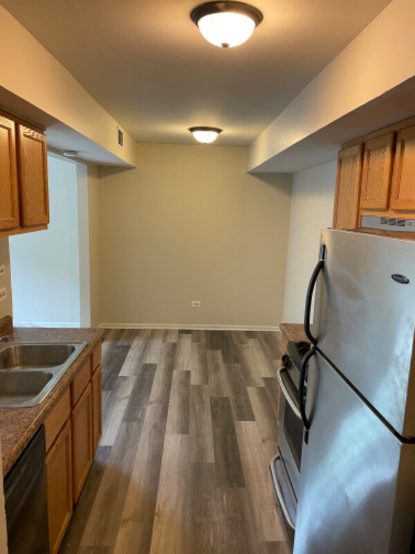 Photo - 10S421 Echo Ln Unidad 2F