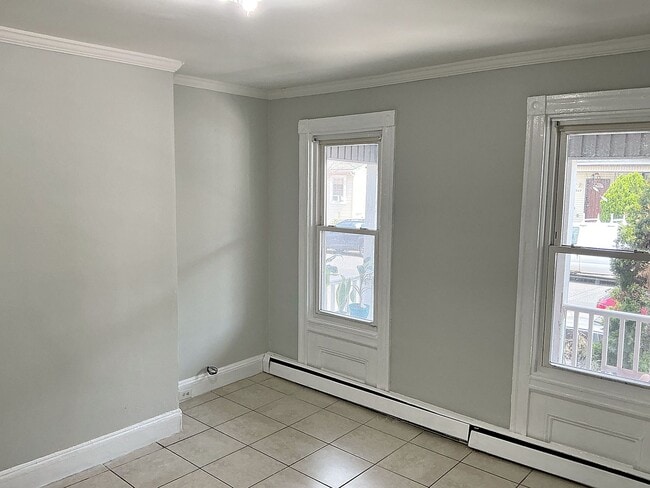 Photo - 546 Livingston St Unidad 1st Floor