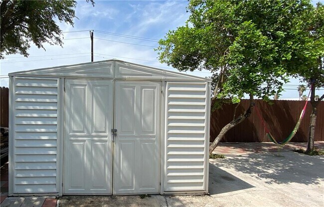 Photo - 3321 Rosalva Ave