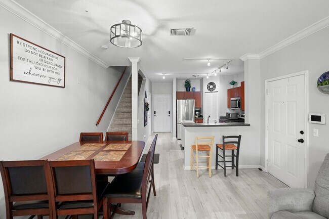 Photo - 2173 Tuscany Trace Unidad #12