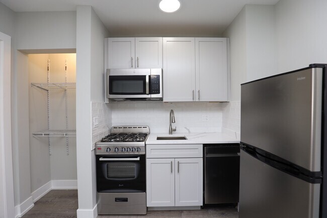 Photo - 545 W Belmont Ave Unidad M8