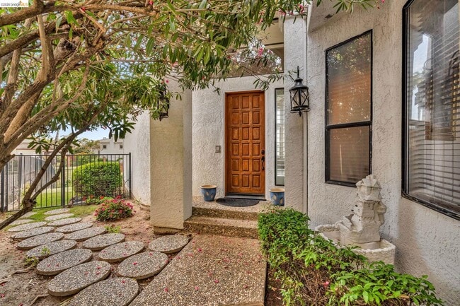 Photo - 5640 Edgeview Dr