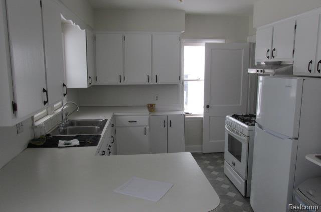 Photo - 995 Lakeview St