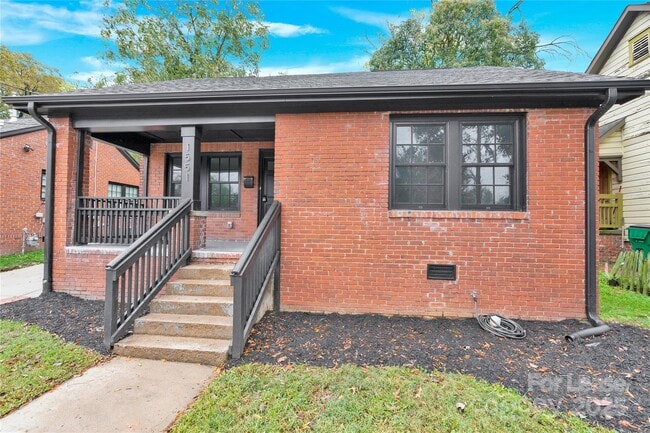 Photo - 1551 Merriman Ave