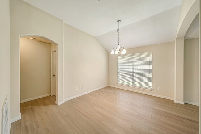 Photo - 12810 Lakeshore Dr