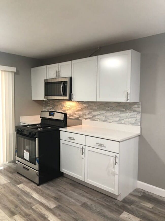 Building Photo - 3-Bedroom Single-Family Home – Ready for You!