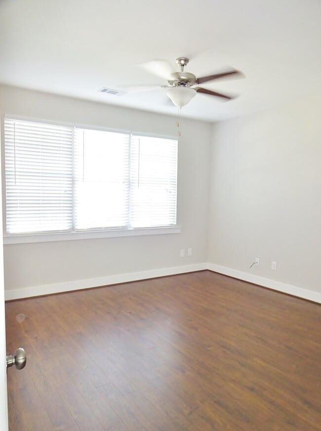 555 Polo Way