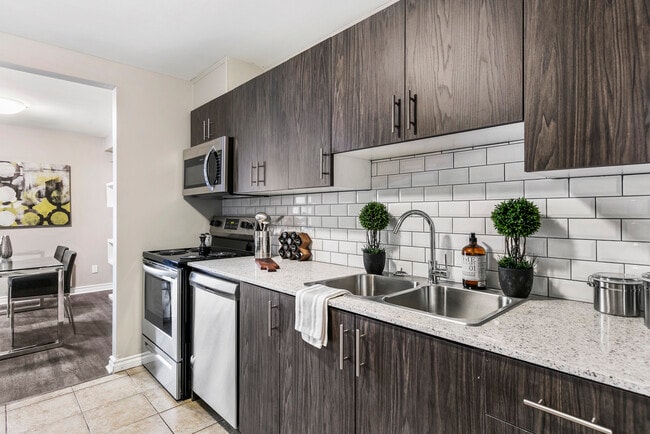 Building Photo - Island View Towers