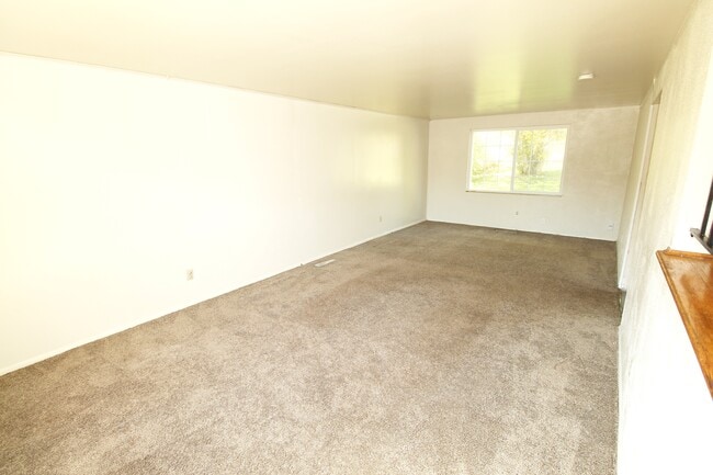 Photo - 3644 Paris Blvd