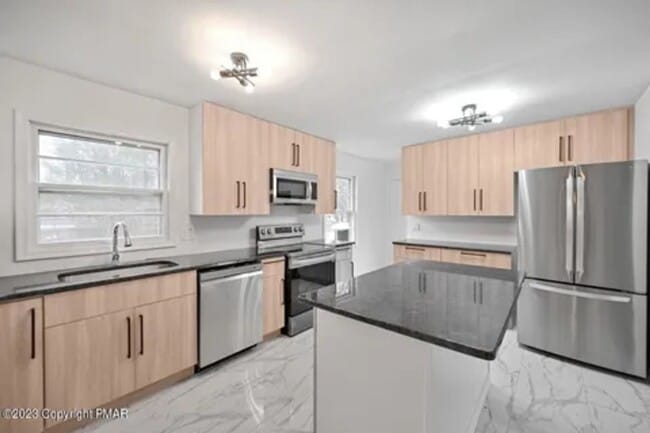 Photo - 125 Alwen Ave