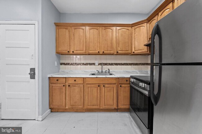 Photo - 819 S 56th St