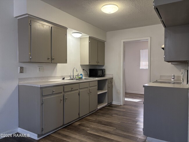 Photo - 205 Brookwood Cir