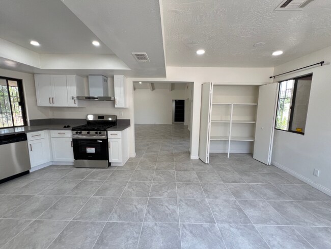 13850 Dahlgren Dr