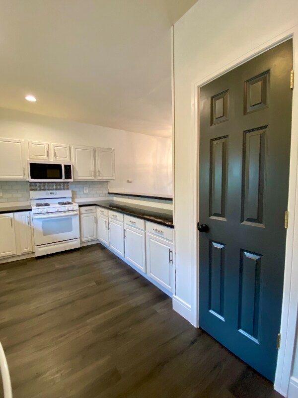 Photo - 200 Whispering Pine Pl