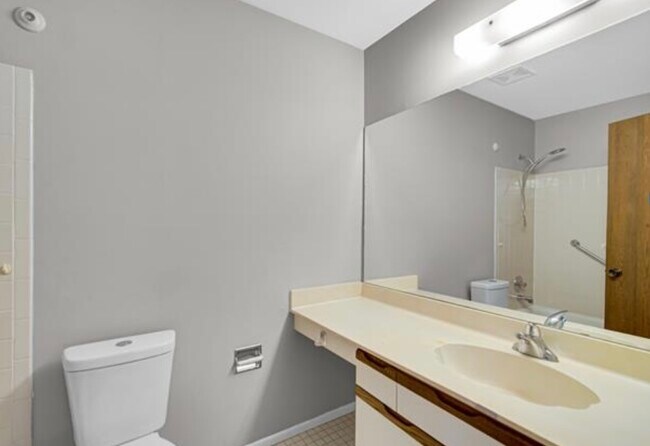 Photo - 609 Hanover Ct Unidad W1