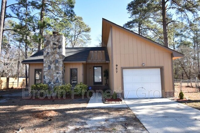 Building Photo - 957 Kennesaw Dr Rental