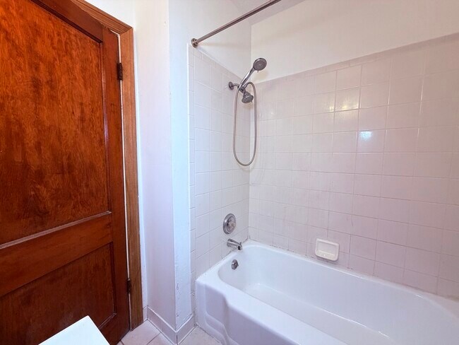 Photo - 27 E 63rd St