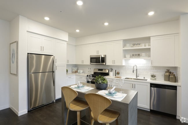 1 BR, 1 BA - 780 SF