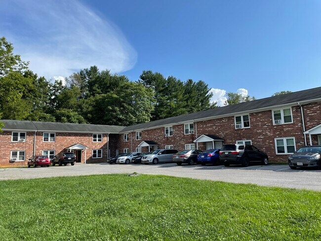 660 College St Unit 12B