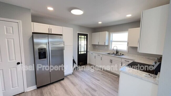 Photo - 1122 Stock St