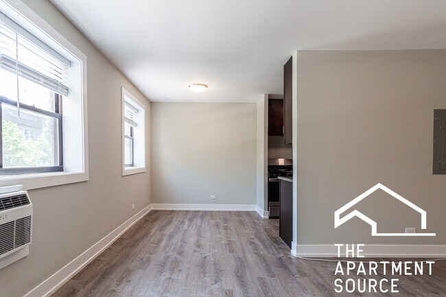 Photo - 529 W Surf St