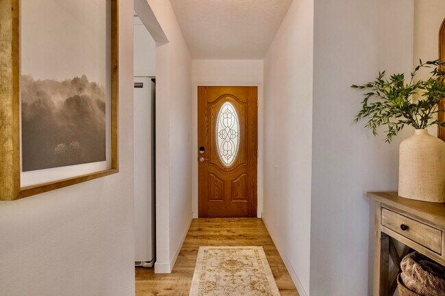 Photo - 10409 Manzanillo Ave NE Casa