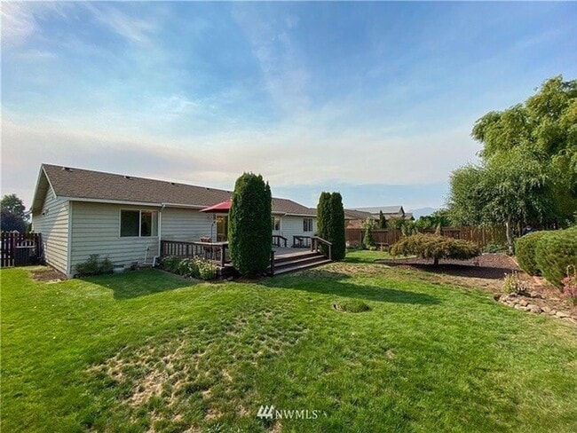 Photo - Fancher Field Neighborhood!! Charming, Single Family Rambler, 3 Bed - 2 Bath in East Wenatchee!