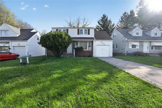 Photo - 303 S Green Rd