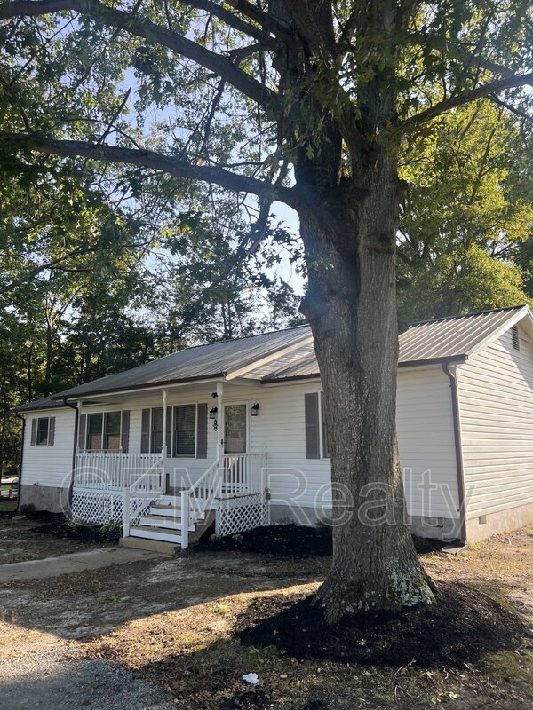 Photo - 103 Holmes Ct