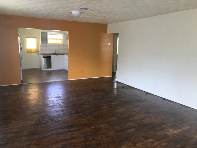 Photo - 2435 McKinley St