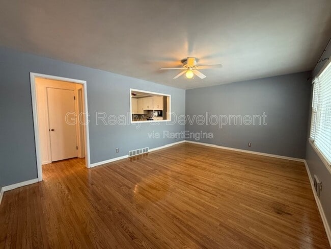 Photo - 838 Whitlock Ave