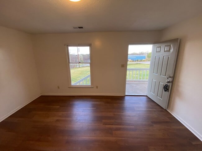 1142 Airport Rd Unit 4