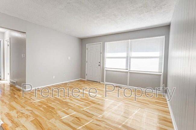 Photo - 7600 E 50th St