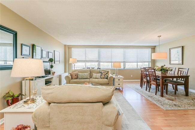 Photo - 1400 East Ave Unit 1400