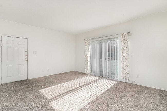 Photo - 3329 Rosedale Ave Unit 20