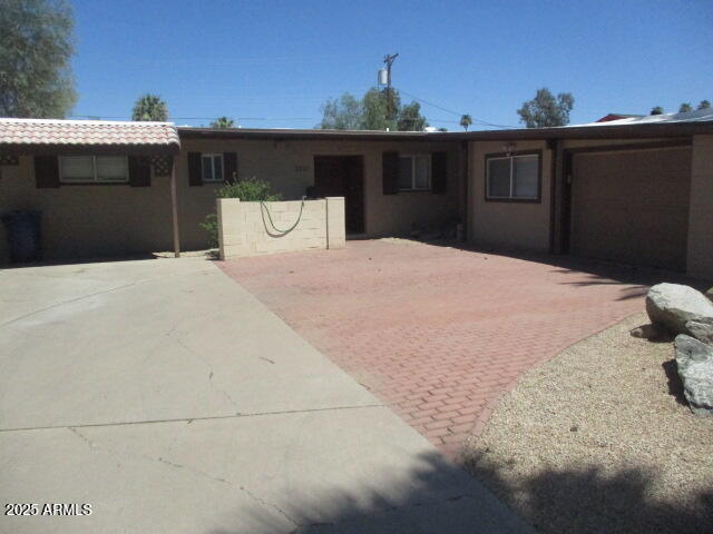 Building Photo - 2021 S La Rosa Dr Rental