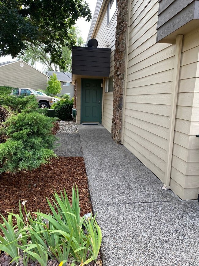 Building Photo - SUMMER SPECIAL: $300 off first full months... Rental