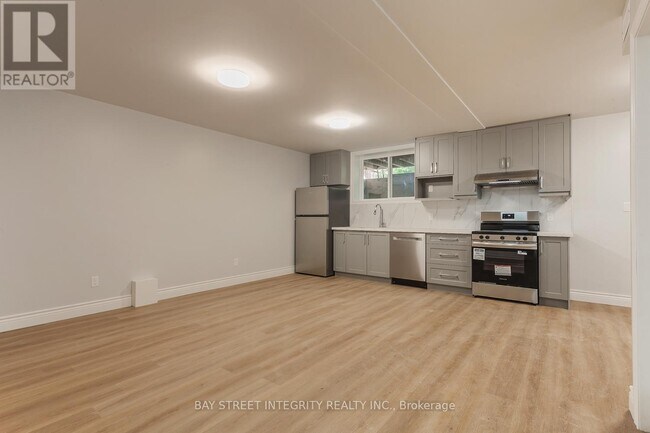 Photo - 459 Palmerston Blvd