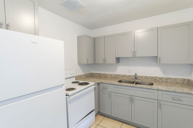 Photo - 5422 Lake Underhill Rd