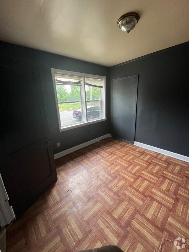 Building Photo - 220 Mill Ave Rental