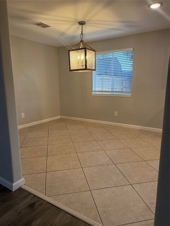 Photo - 6207 Woodvale Dr
