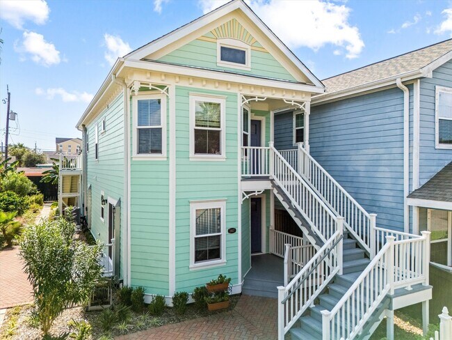 Photo - 2817 Avenue Q