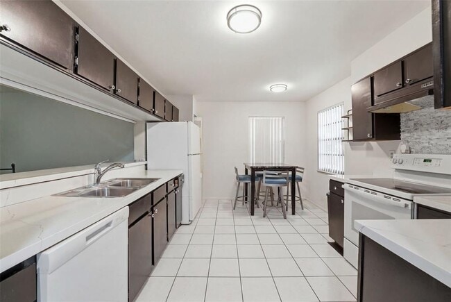 Photo - 5080 Barrington Cir Unit 3102