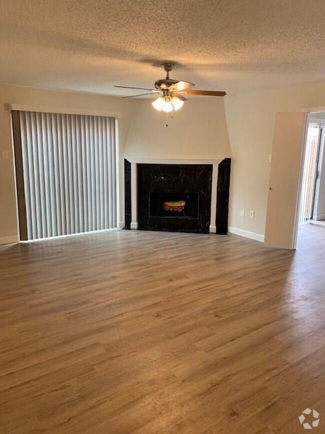 Building Photo - Stylish 2-bedroom Condo in Richardson