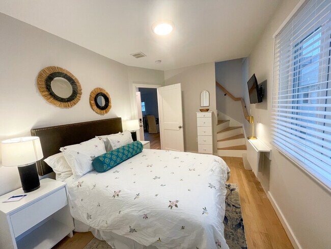 Photo - 75 Thorndike St Unit 2