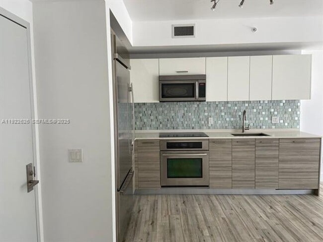 Photo - 1300 Brickell Bay Dr Unit 1300 Brickell Bay Dr 2203