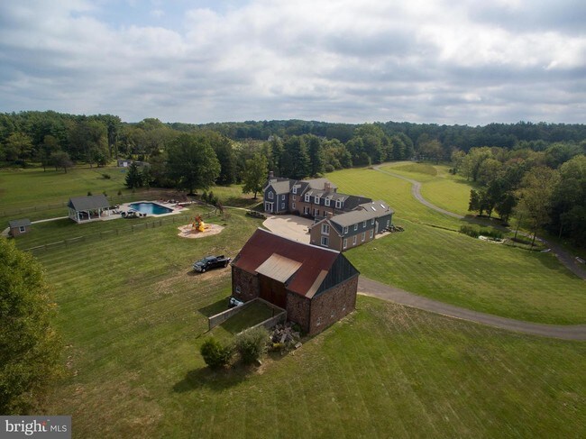 Photo - 1075 N Grange Ave