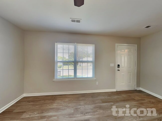 Photo - 120 Honeywood Ave